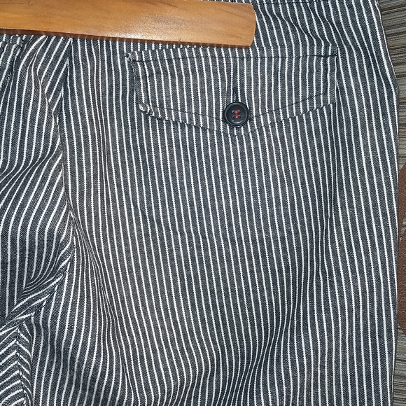 Woman size 8 in blue and white striped crop pants. Made by George and Martha - Picture 2 of 5